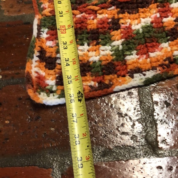 Handcrafted crochet throw 43" x 36" - Picture 5 of 5